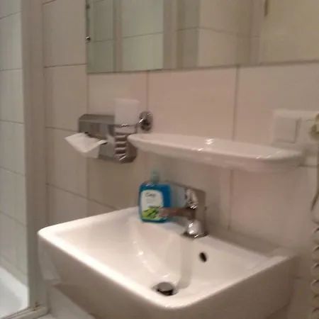 Szálloda Garni Kleist Am Kurfuerstendamm 2*